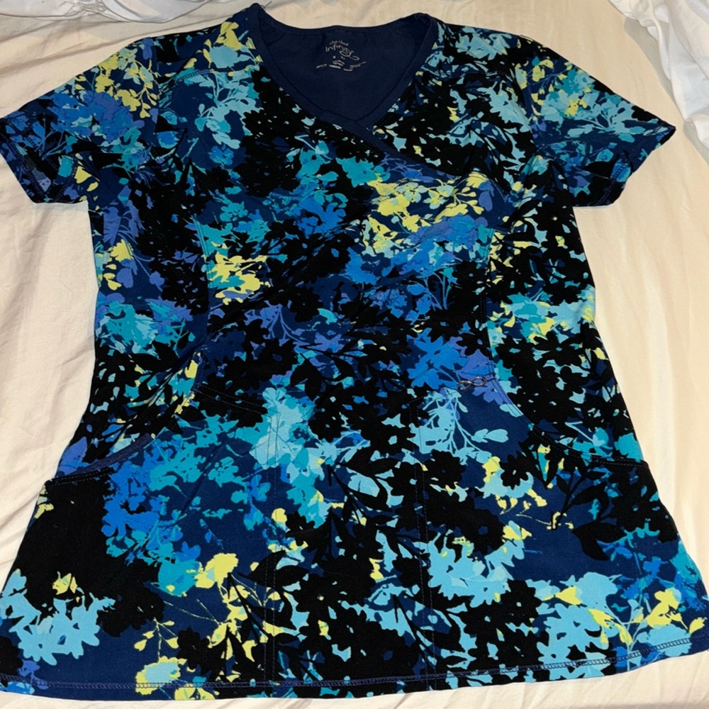 Cherokee infinity scrub top